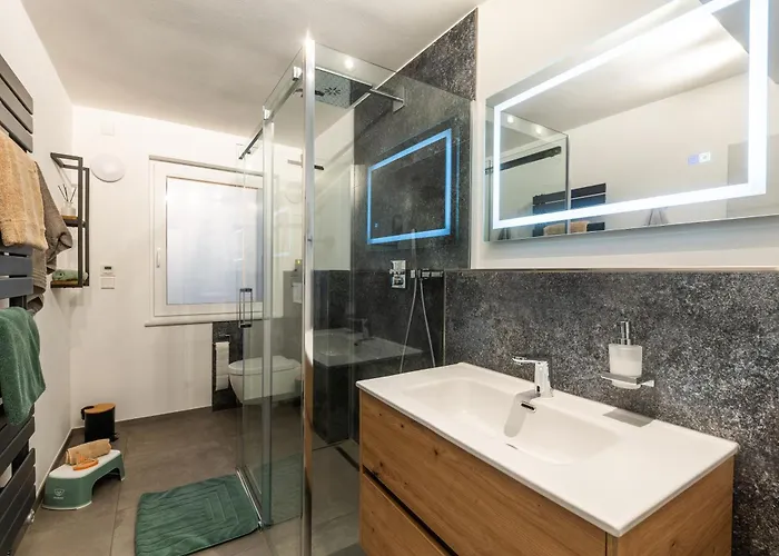 Luxus-ferienhaus Mit Sauna, Hot Tub Und Grandiosem Panorama بيت للعطل